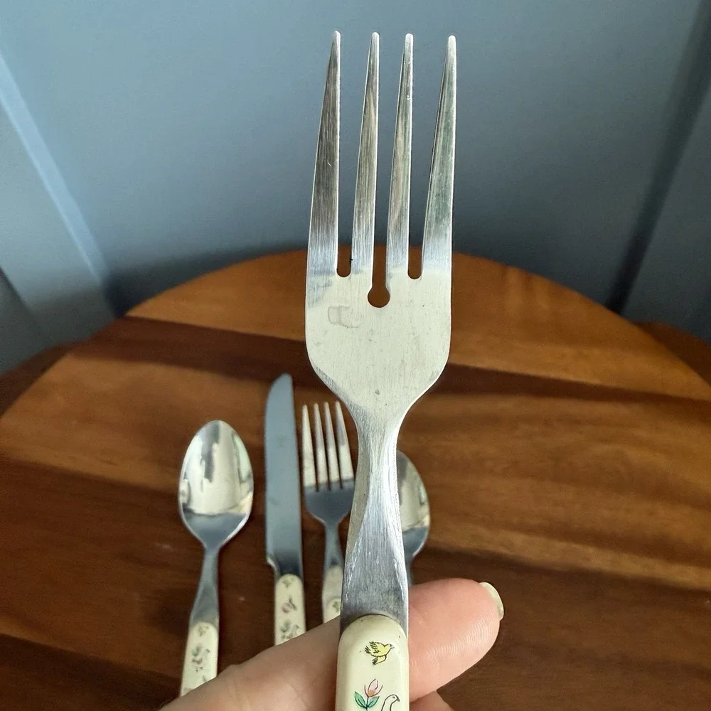 Vintage Heartland International Flatware‎ 5 Pc Place Setting Folk Art Country